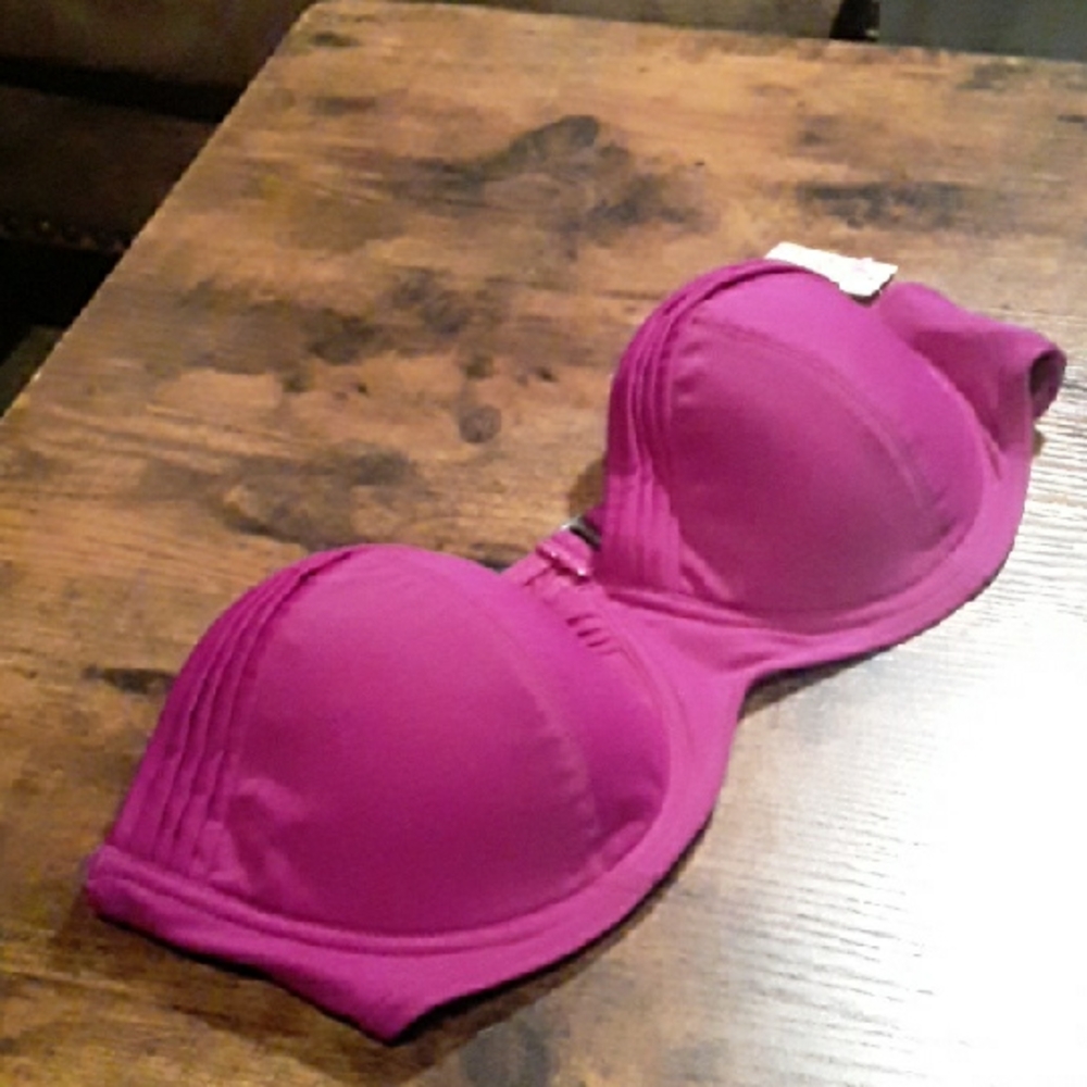 NWOT Converse XL Fushia Padded underwire Swim Bra